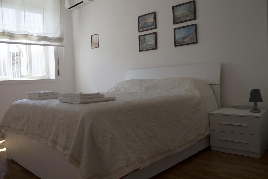 Appartement Casa Vacanze Umberto I à Naples Chambre photo