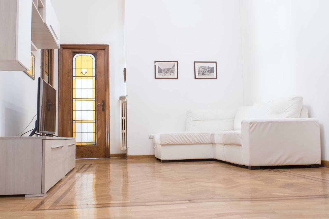 Appartement Casa Vacanze Umberto I à Naples Extérieur photo